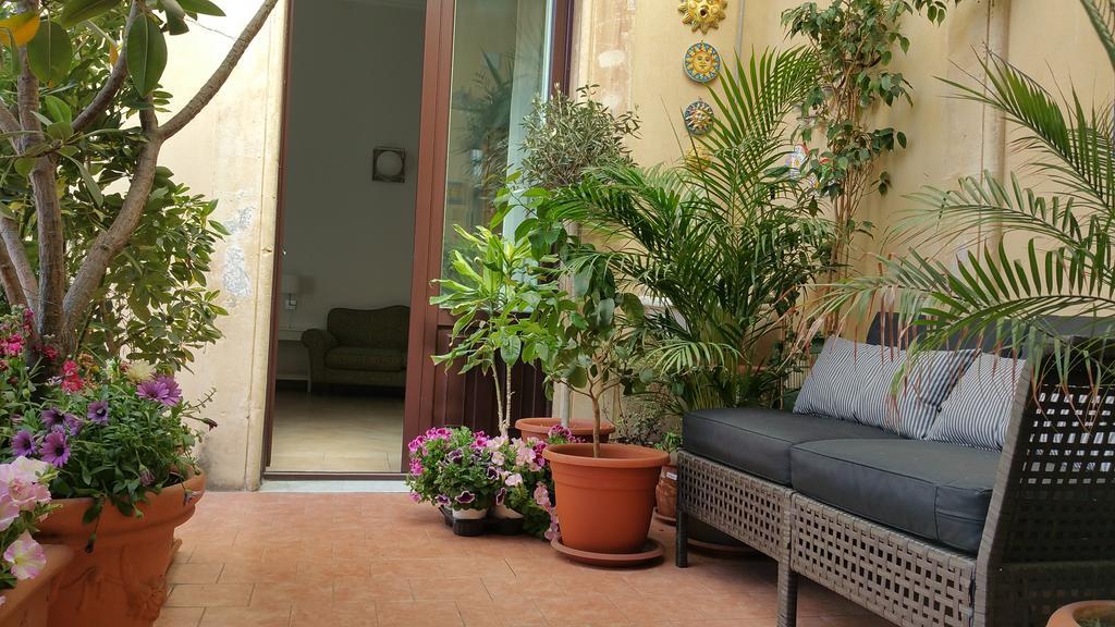 Centro Storico B&B Catania Exterior photo